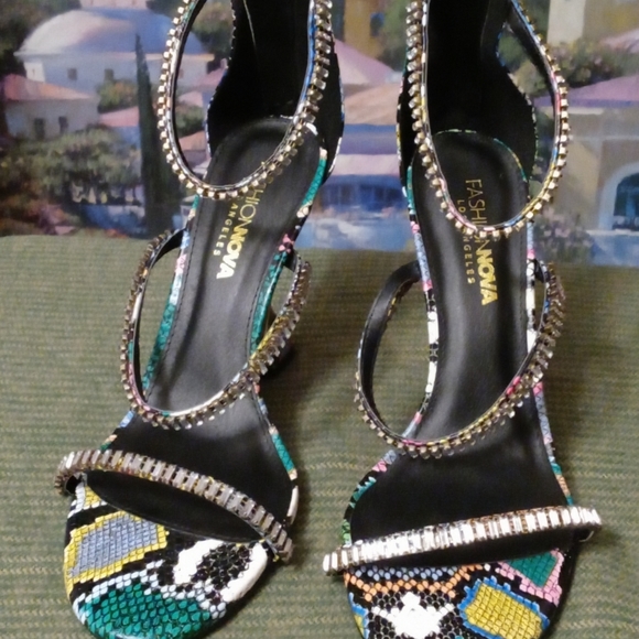 FASHIONNOVA👠LOS ANGELES💝💎🎻NEW!💄Size 9 Women,Nice Gift Giving!🎁 - Picture 7 of 11